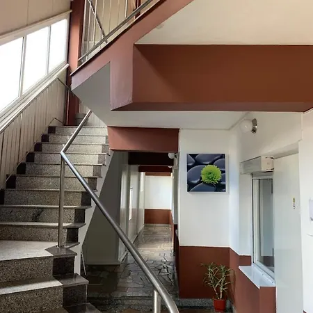 Low Price Motel *
